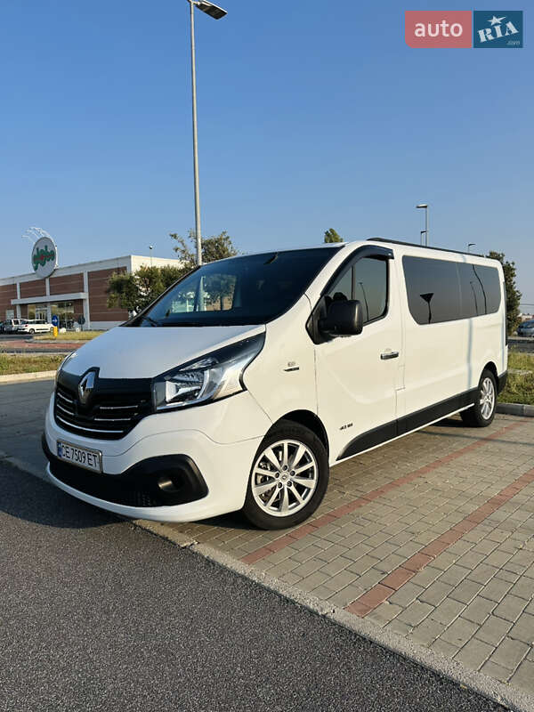 Мінівен Renault Trafic 2015 в Чернівцях