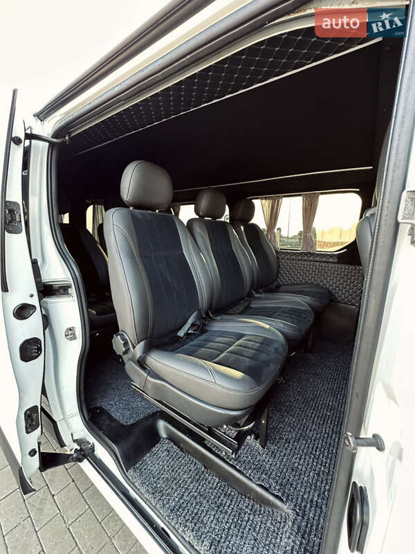 Мінівен Renault Trafic 2015 в Чернівцях