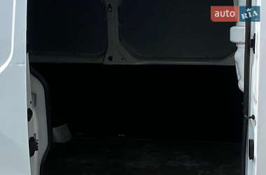 Грузовой фургон Renault Trafic 2018 в  фото 23 Грузовой фургон Renault Trafic 2018 в