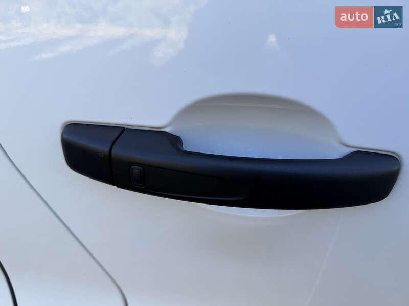 Вантажний фургон Renault Trafic 2023 в Самборі