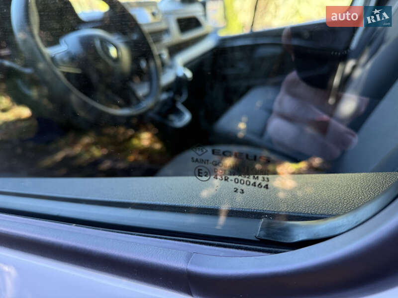 Вантажний фургон Renault Trafic 2023 в Самборі