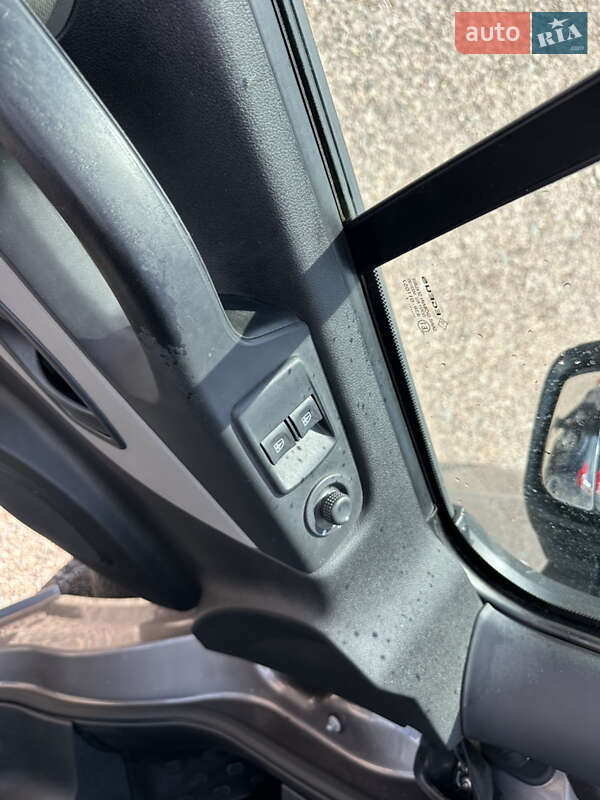 Грузовой фургон Renault Trafic 2017 в Ровно фото 15 Грузовой фургон Renault Trafic 2017 в Ровно