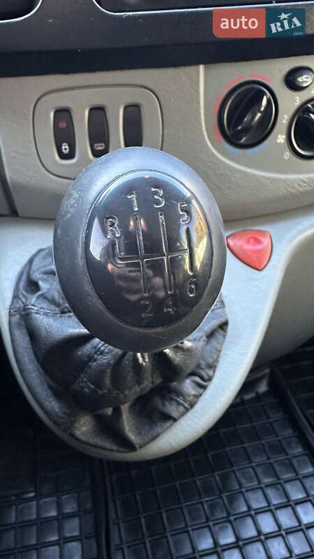 Минивэн Renault Trafic 2009 в Бершади