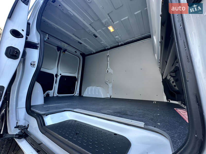 Грузовой фургон Renault Trafic 2022 в Виннице фото 26 Грузовой фургон Renault Trafic 2022 в Виннице