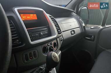 Минивэн Renault Trafic 2012 в 