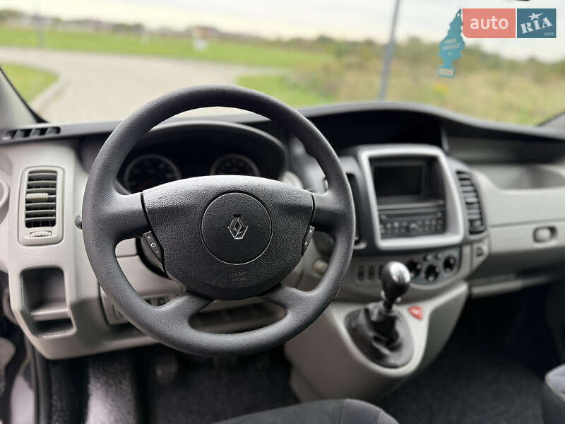 Мінівен Renault Trafic 2013 в Рівному