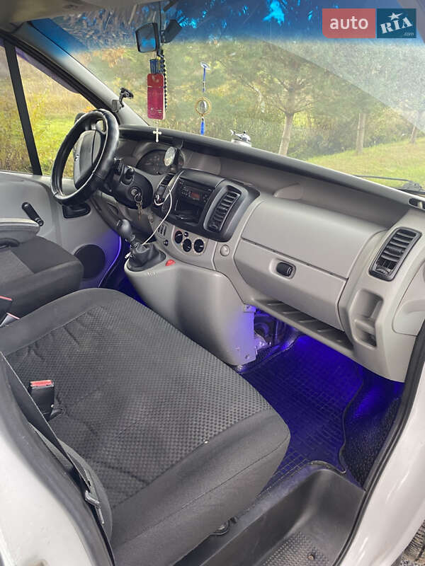 Минивэн Renault Trafic 2005 в Перемышлянах фото 17 Минивэн Renault Trafic 2005 в Перемышлянах