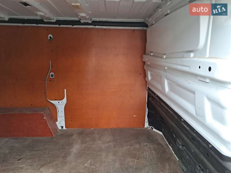 Грузовой фургон Renault Trafic 2017 в Киеве фото 19 Грузовой фургон Renault Trafic 2017 в Киеве