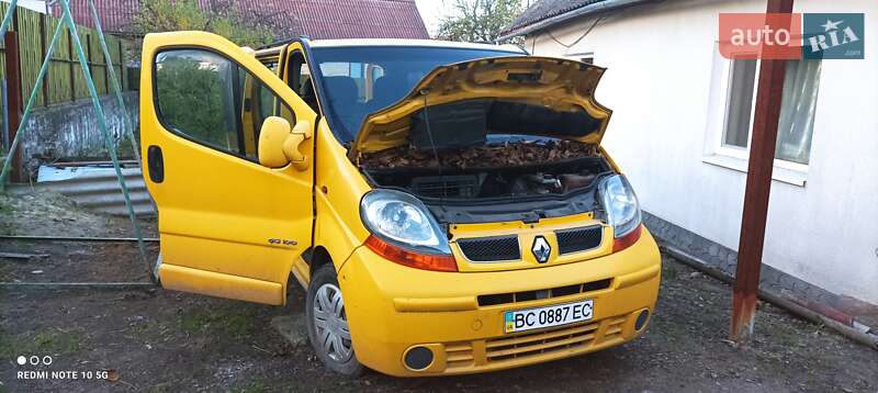 Мінівен Renault Trafic 2004 в Бродах