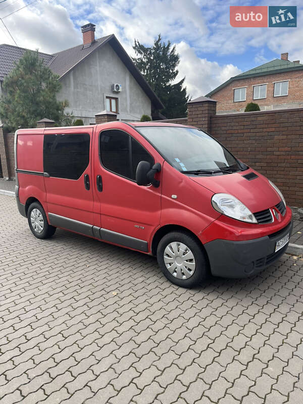 Вантажний фургон Renault Trafic 2009 в Володимирі