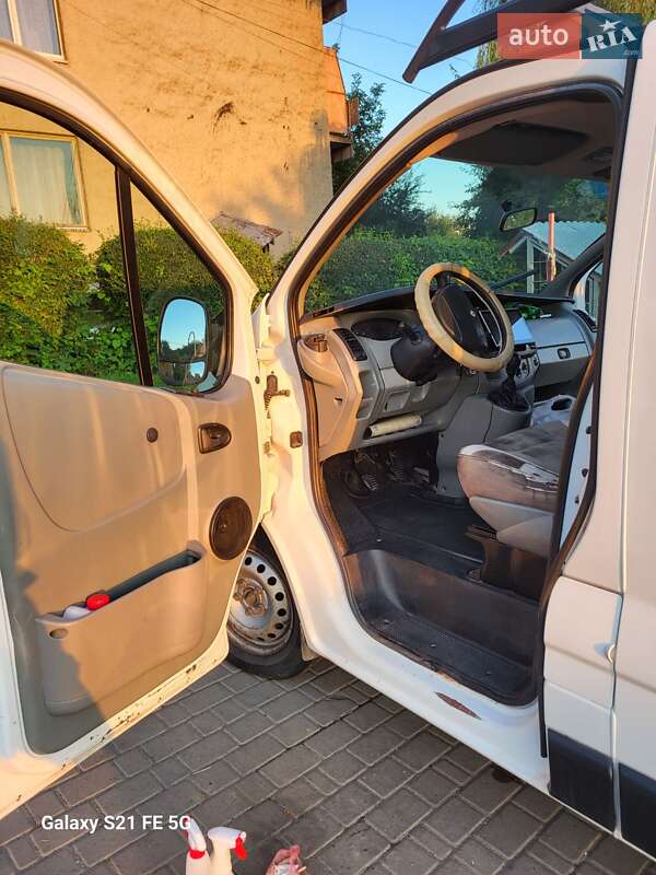 Минивэн Renault Trafic 2008 в Черновцах