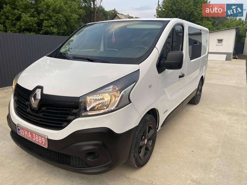 Грузовой фургон Renault Trafic 2015 в Киеве
