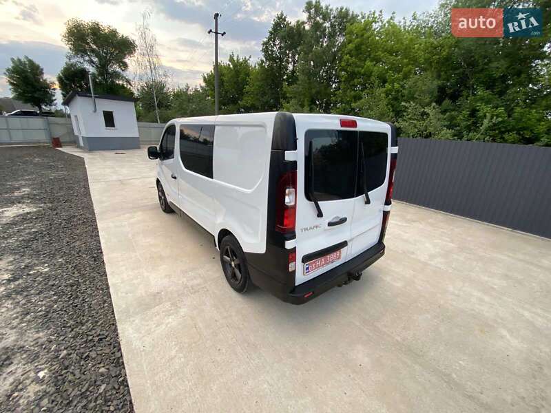 Грузовой фургон Renault Trafic 2015 в Киеве