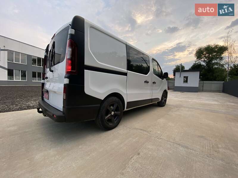 Грузовой фургон Renault Trafic 2015 в Киеве