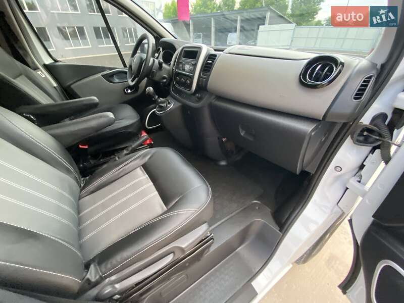 Грузовой фургон Renault Trafic 2015 в Киеве