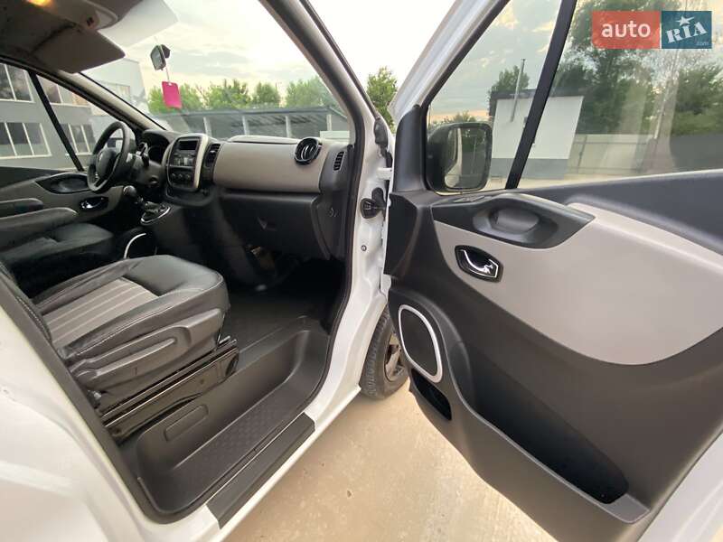 Грузовой фургон Renault Trafic 2015 в Киеве