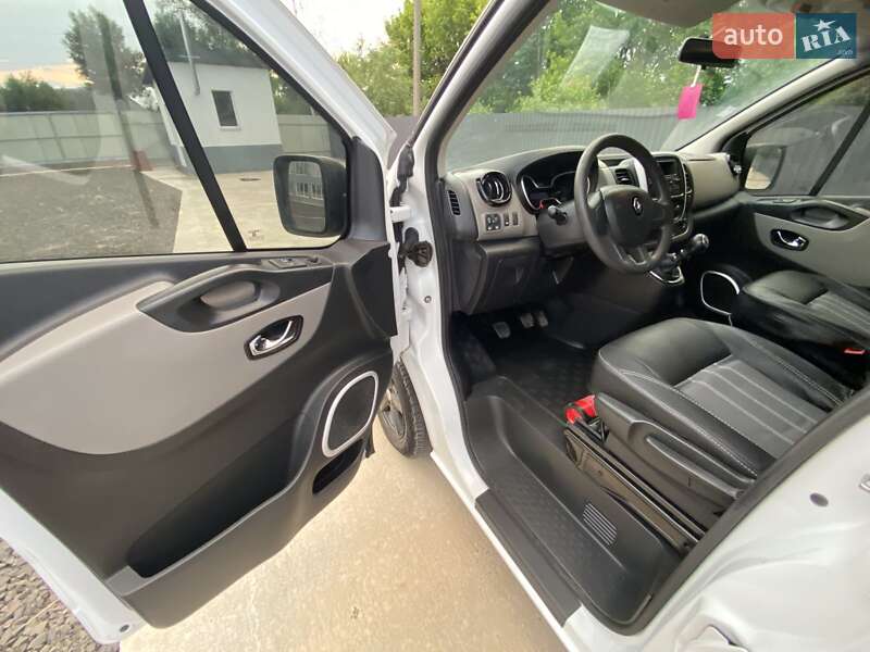 Грузовой фургон Renault Trafic 2015 в Киеве