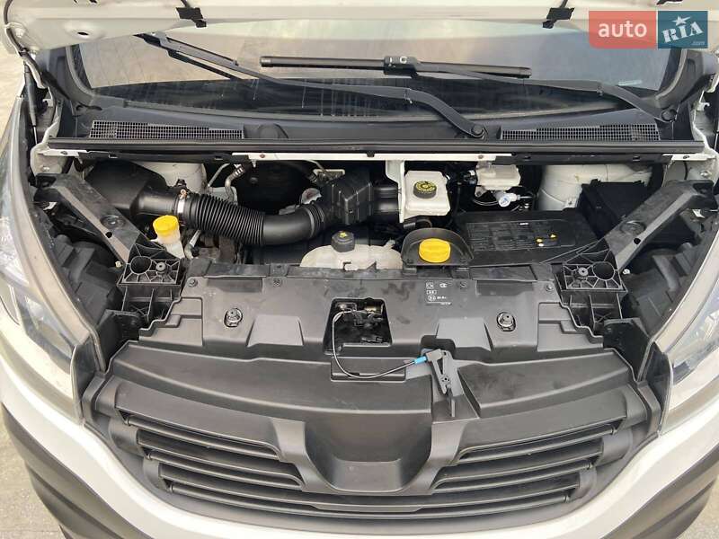 Грузовой фургон Renault Trafic 2015 в Киеве