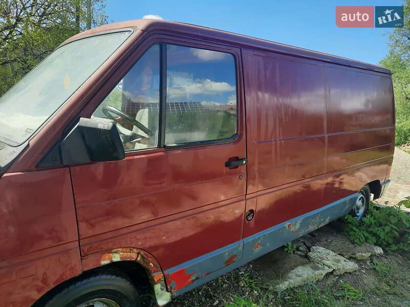 Грузовой фургон Renault Trafic 1994 в Кицмани фото 5 Грузовой фургон Renault Trafic 1994 в Кицмани