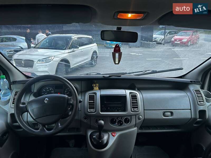 Минивэн Renault Trafic 2008 в Черновцах