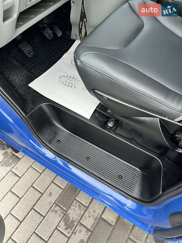 Микроавтобус грузовой (до 3,5т) Renault Trafic 2006 в Полонном фото 15 Микроавтобус грузовой (до 3,5т) Renault Trafic 2006 в Полонном