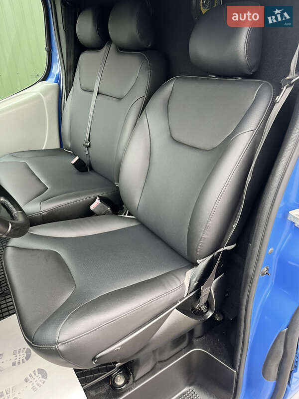 Микроавтобус грузовой (до 3,5т) Renault Trafic 2006 в Полонном фото 19 Микроавтобус грузовой (до 3,5т) Renault Trafic 2006 в Полонном