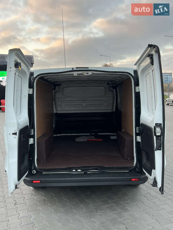 Грузовой фургон Renault Trafic 2017 в Луцке