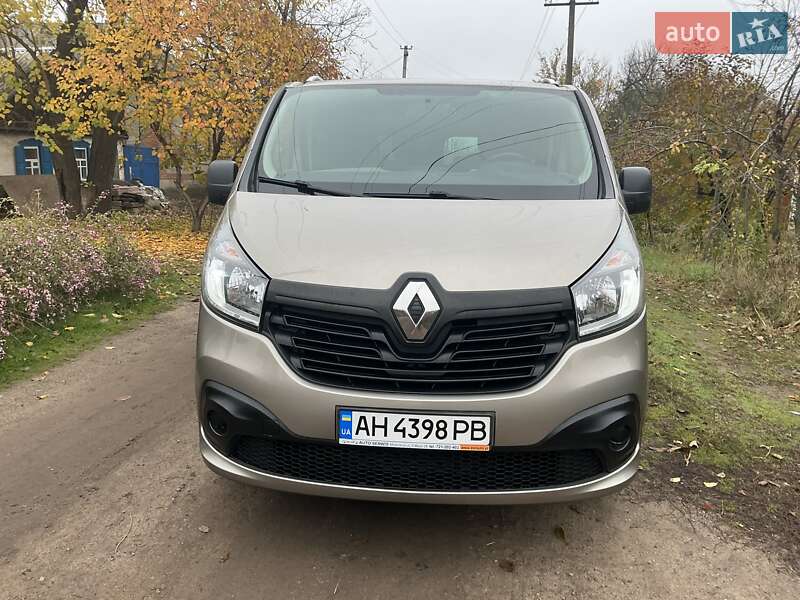 Минивэн Renault Trafic 2015 в Киеве