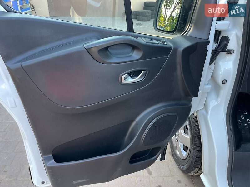 Вантажний фургон Renault Trafic 2020 в Дубні