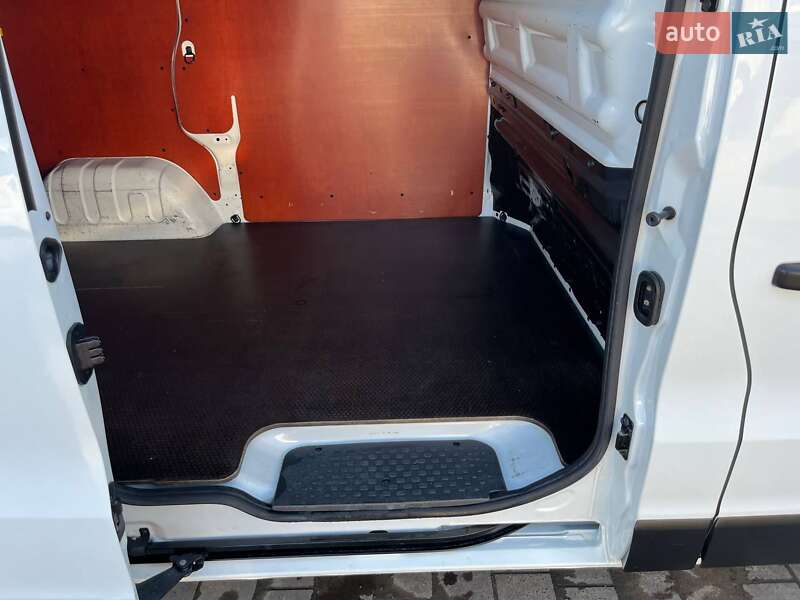 Вантажний фургон Renault Trafic 2020 в Дубні