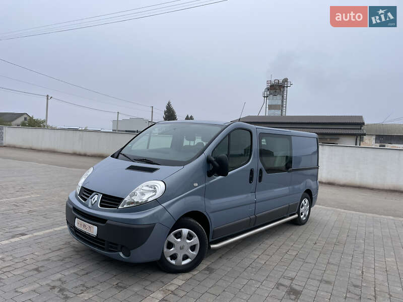 Минивэн Renault Trafic 2012 в Дубно