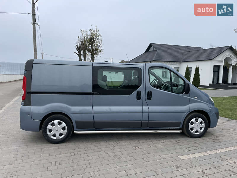 Минивэн Renault Trafic 2012 в Дубно