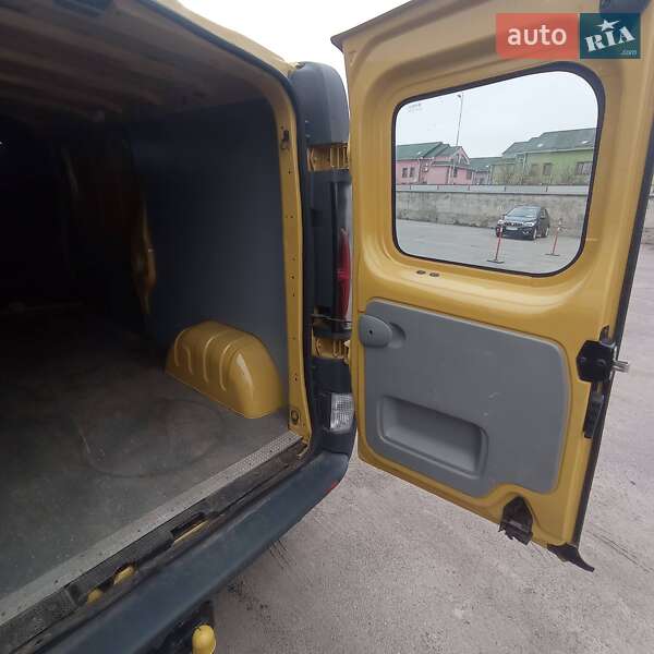 Грузовой фургон Renault Trafic 2005 в Виннице