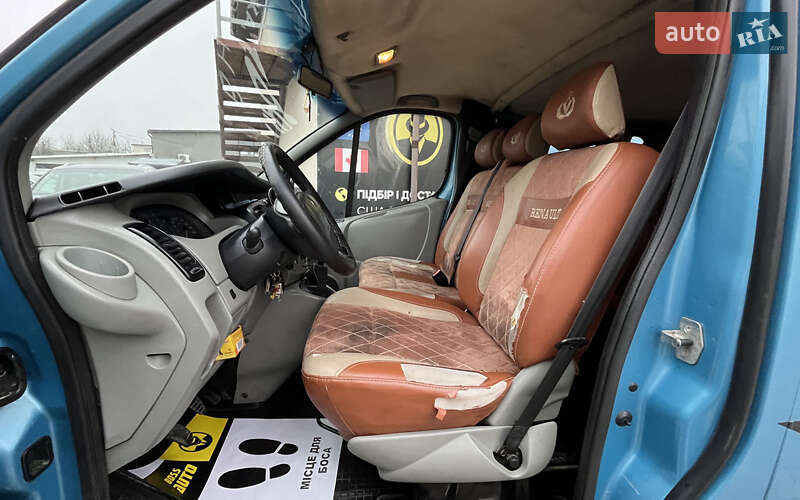 Минивэн Renault Trafic 2003 в Стрые