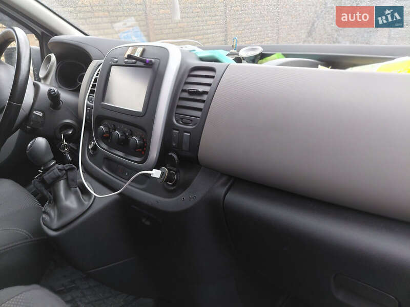 Минивэн Renault Trafic 2015 в Бродах фото 20 Минивэн Renault Trafic 2015 в Бродах