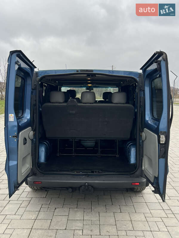 Мінівен Renault Trafic 2005 в Здолбуніві