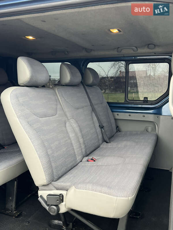 Мінівен Renault Trafic 2005 в Здолбуніві