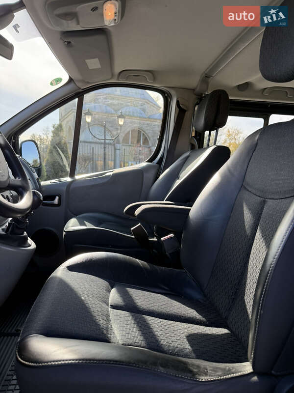Минивэн Renault Trafic 2011 в Измаиле фото 31 Минивэн Renault Trafic 2011 в Измаиле