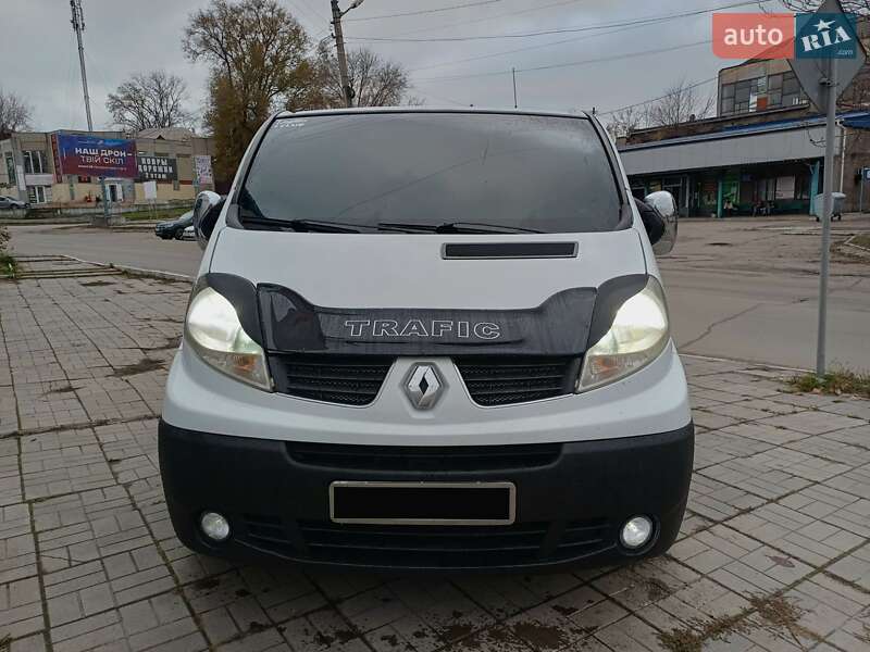 Минивэн Renault Trafic 2008 в Каменском