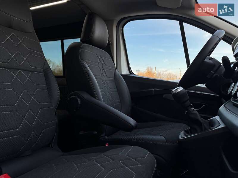 Минивэн Renault Trafic 2022 в Ровно фото 74 Минивэн Renault Trafic 2022 в Ровно