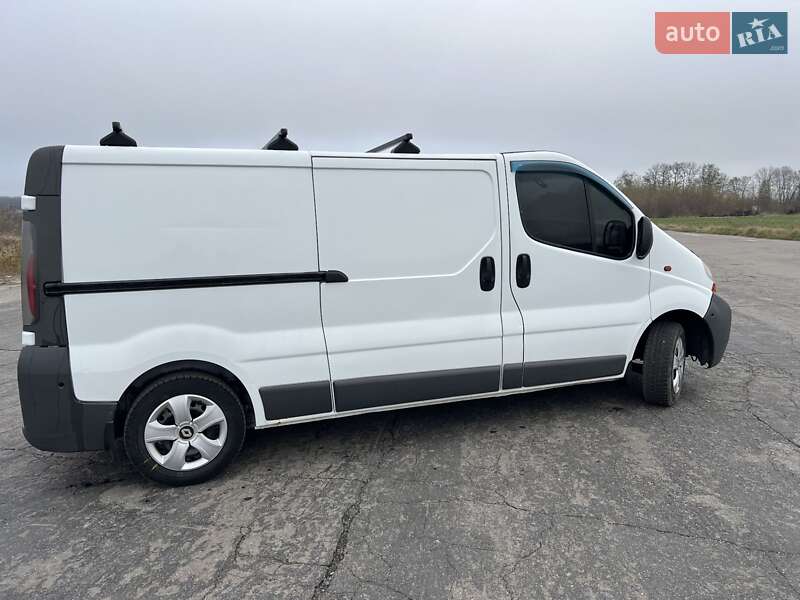 Грузовой фургон Renault Trafic 2006 в Баре фото 3 Грузовой фургон Renault Trafic 2006 в Баре