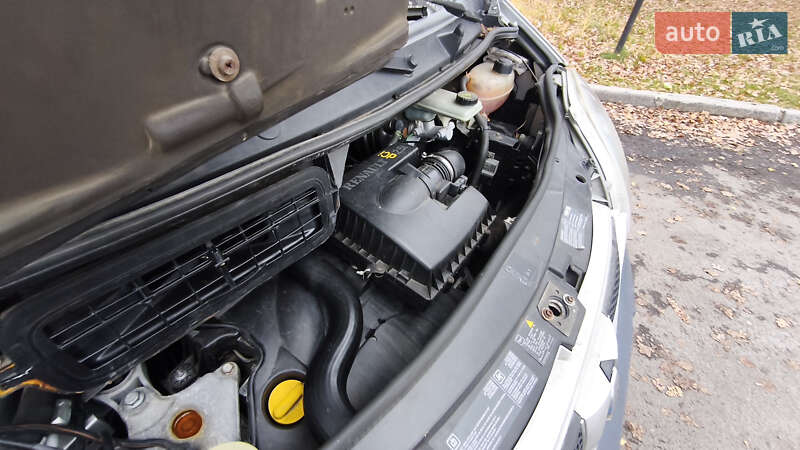 Минивэн Renault Trafic 2006 в Ровно