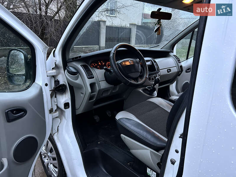 Минивэн Renault Trafic 2005 в Хмельнике фото 9 Минивэн Renault Trafic 2005 в Хмельнике