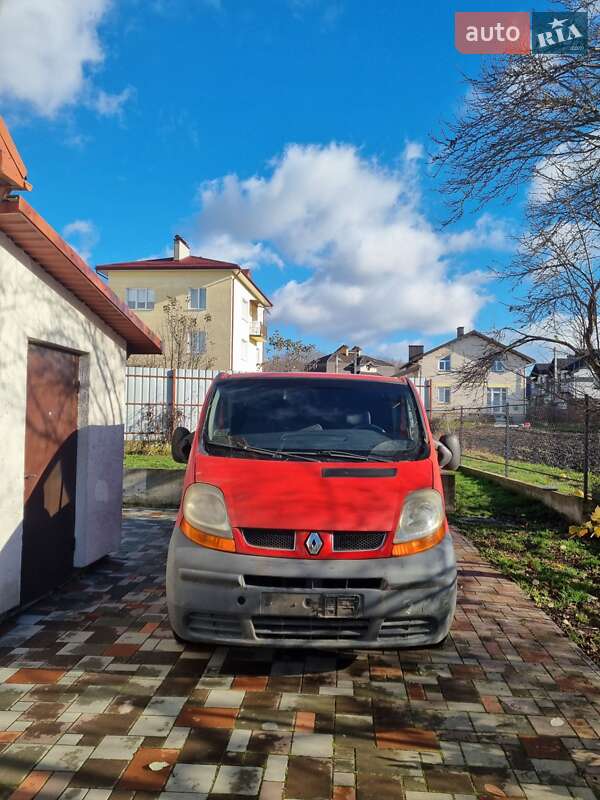 Вантажний фургон Renault Trafic 2004 в Львові