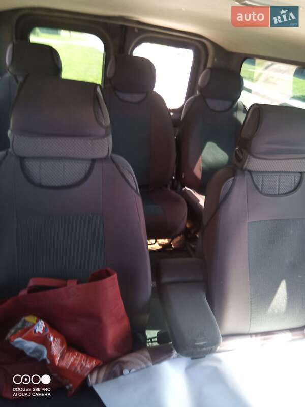 Грузопассажирский фургон Renault Trafic 2004 в Львове фото 9 Грузопассажирский фургон Renault Trafic 2004 в Львове