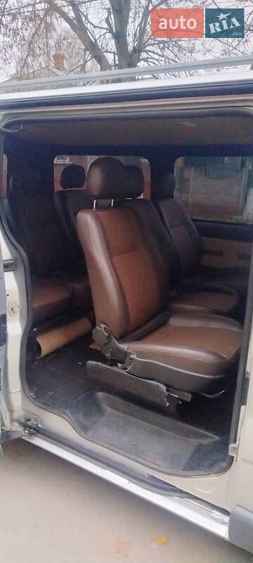 Минивэн Renault Trafic 2011 в Ромнах