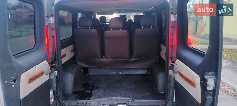 Минивэн Renault Trafic 2011 в Ромнах