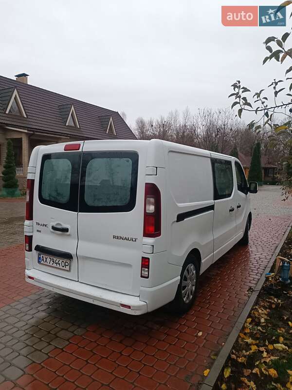 Грузовой фургон Renault Trafic 2017 в Изюме