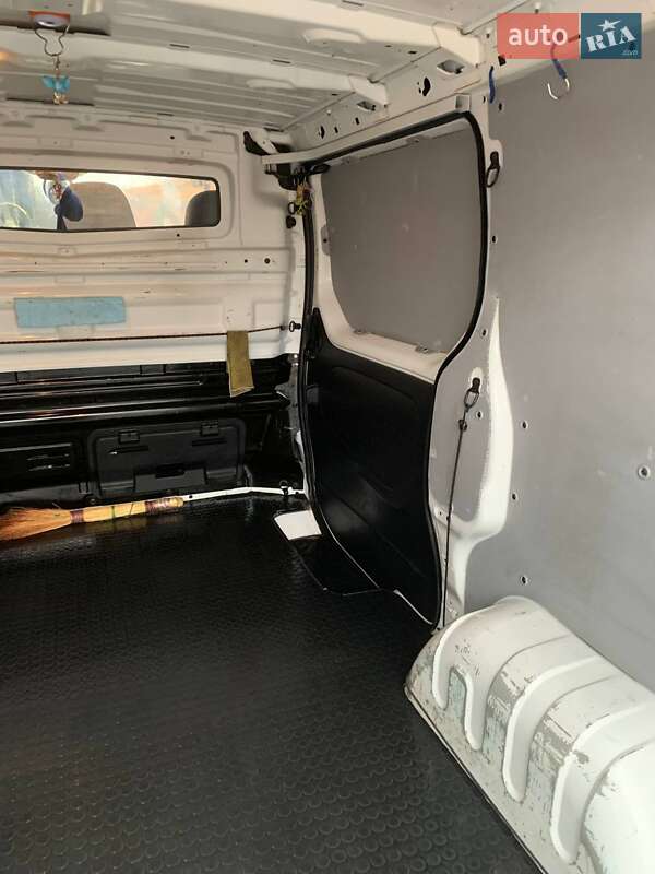 Другие грузовики Renault Trafic 2017 в Гостомеле