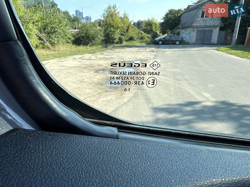 Минивэн Renault Trafic 2016 в Киеве фото 8 Минивэн Renault Trafic 2016 в Киеве